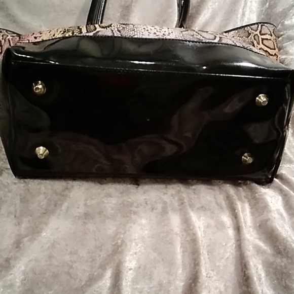 Betsy Johnson Tote - Picture 5 of 14